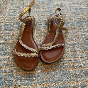 Unisa Viera sandal in gold